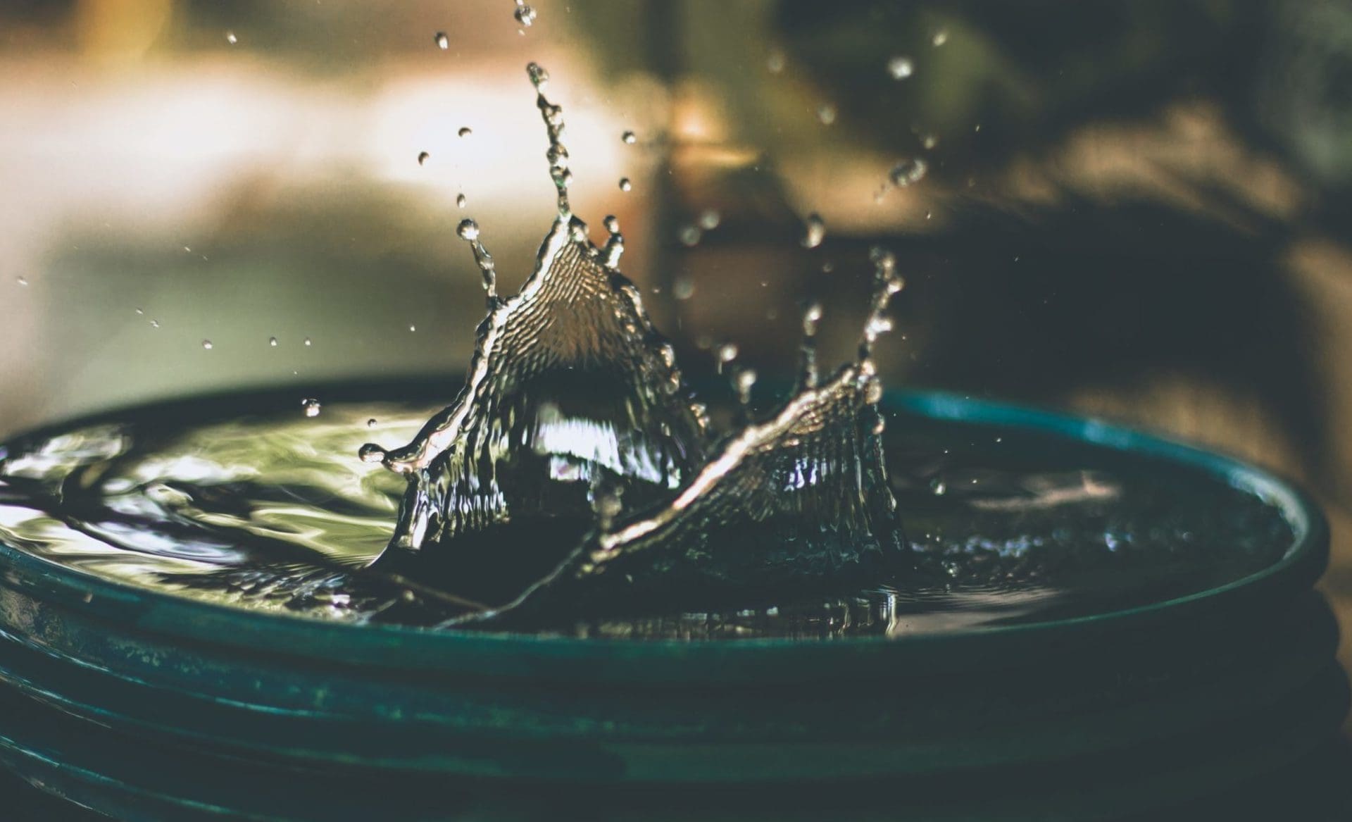 water splashing from cup