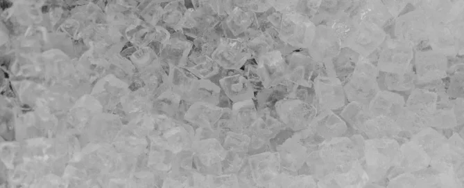 icecubes-on-table